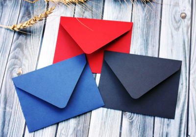 Як зробити подарунковий конверт з паперу?