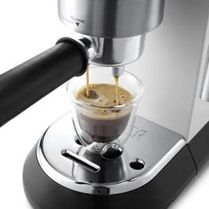 Кофеварка DeLonghi EC685.M - Фото 3