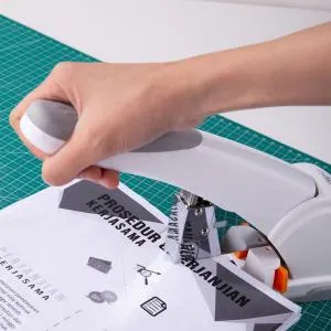 Степлер потужний Deli 0486 23/6-23/17 60мм 120 л E0486, Степлери - фото 1