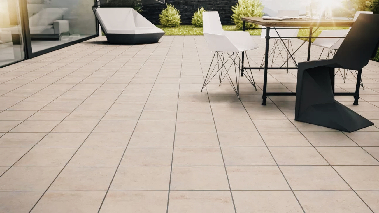 Чем мыть уличную плитку