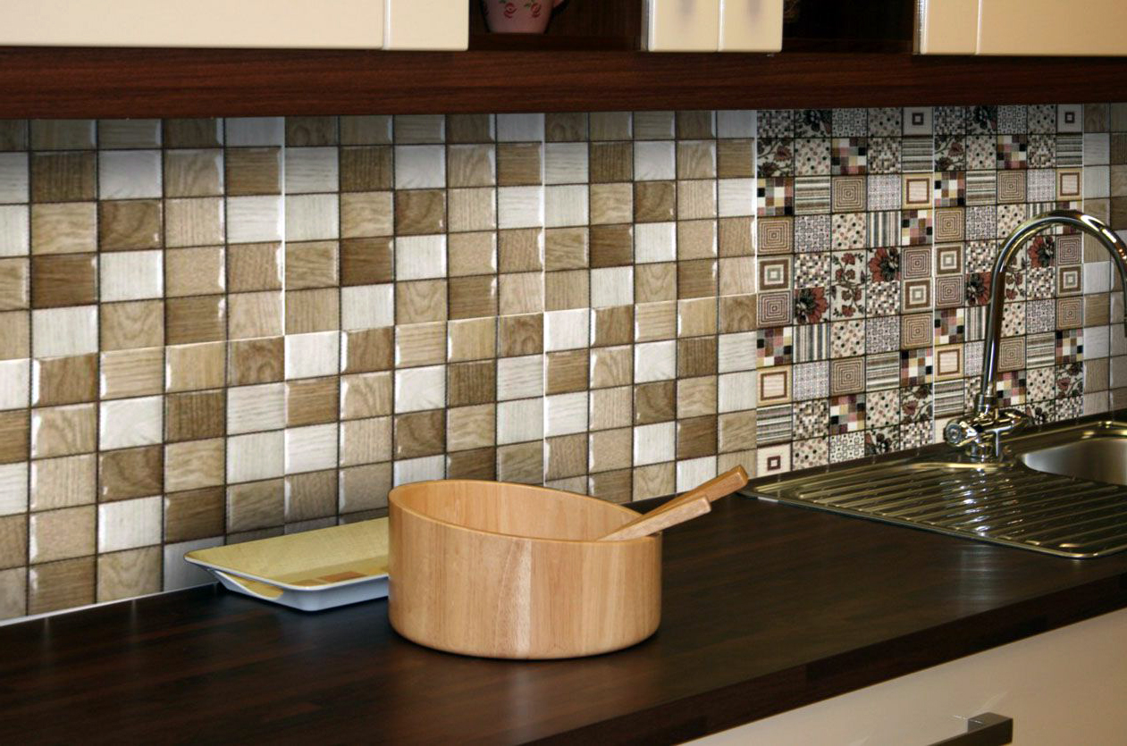 Что лучше - плитка под мозаику или мозаика