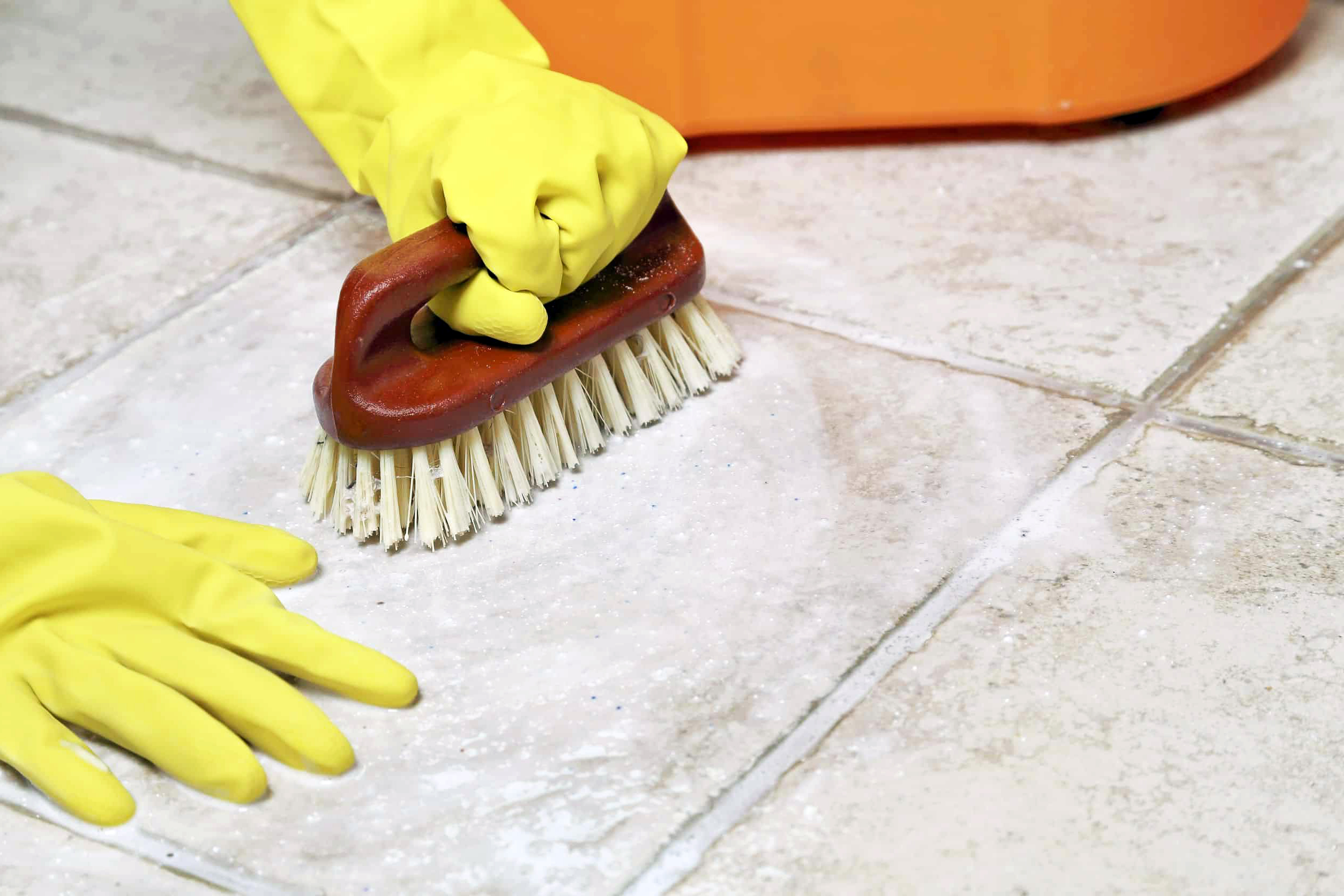 Как убрать белые разводы на плитке